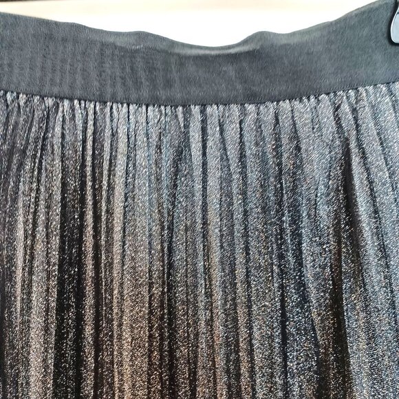 Studio West Metallic Pleated Midi Skirt With Elastic Waistband - Picture 2 of 5